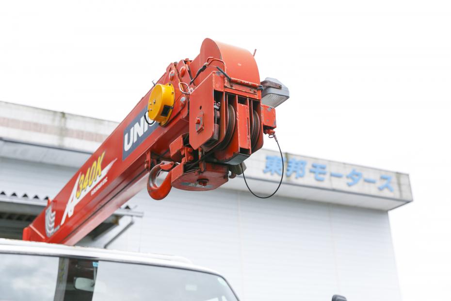 クレーン付きレッカー車