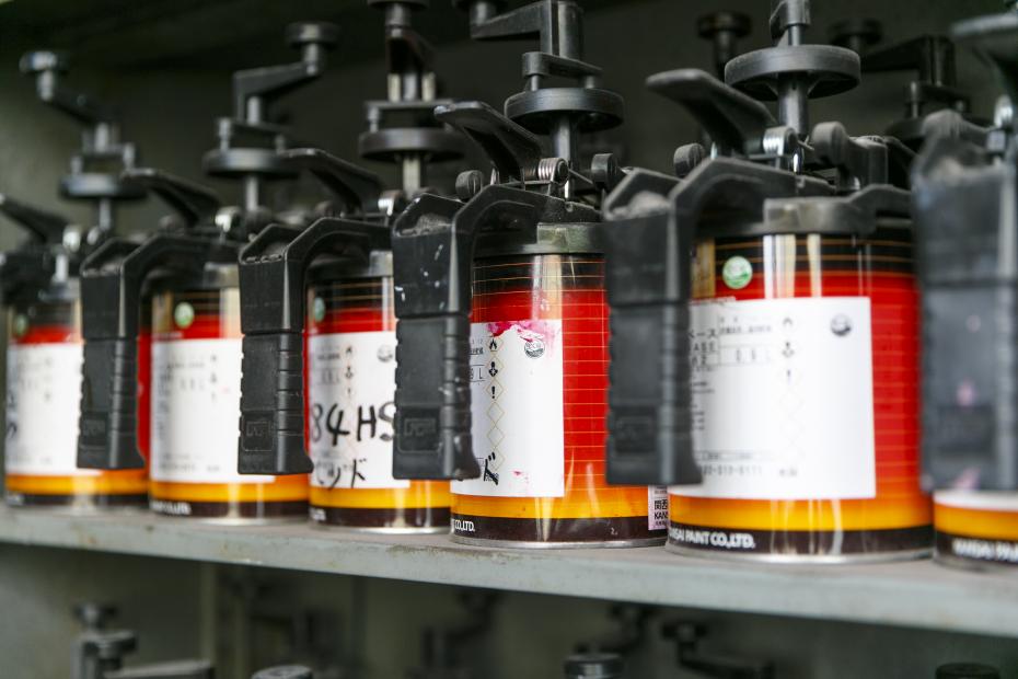 自社工場内で鈑金・塗装・修理